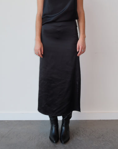 Ribbed Fitted Maxi Skirt | Black