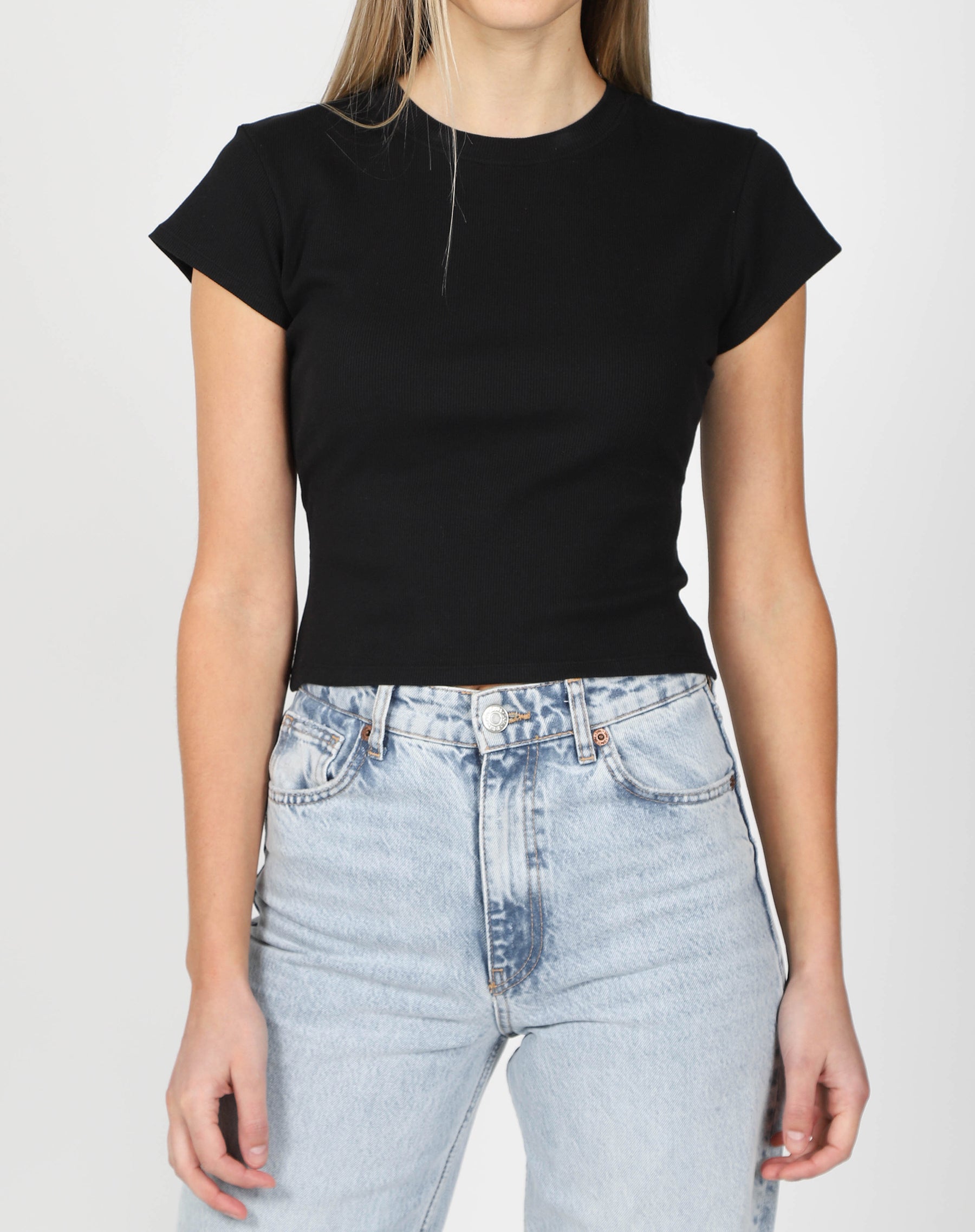 Cropped Ribbed Tee