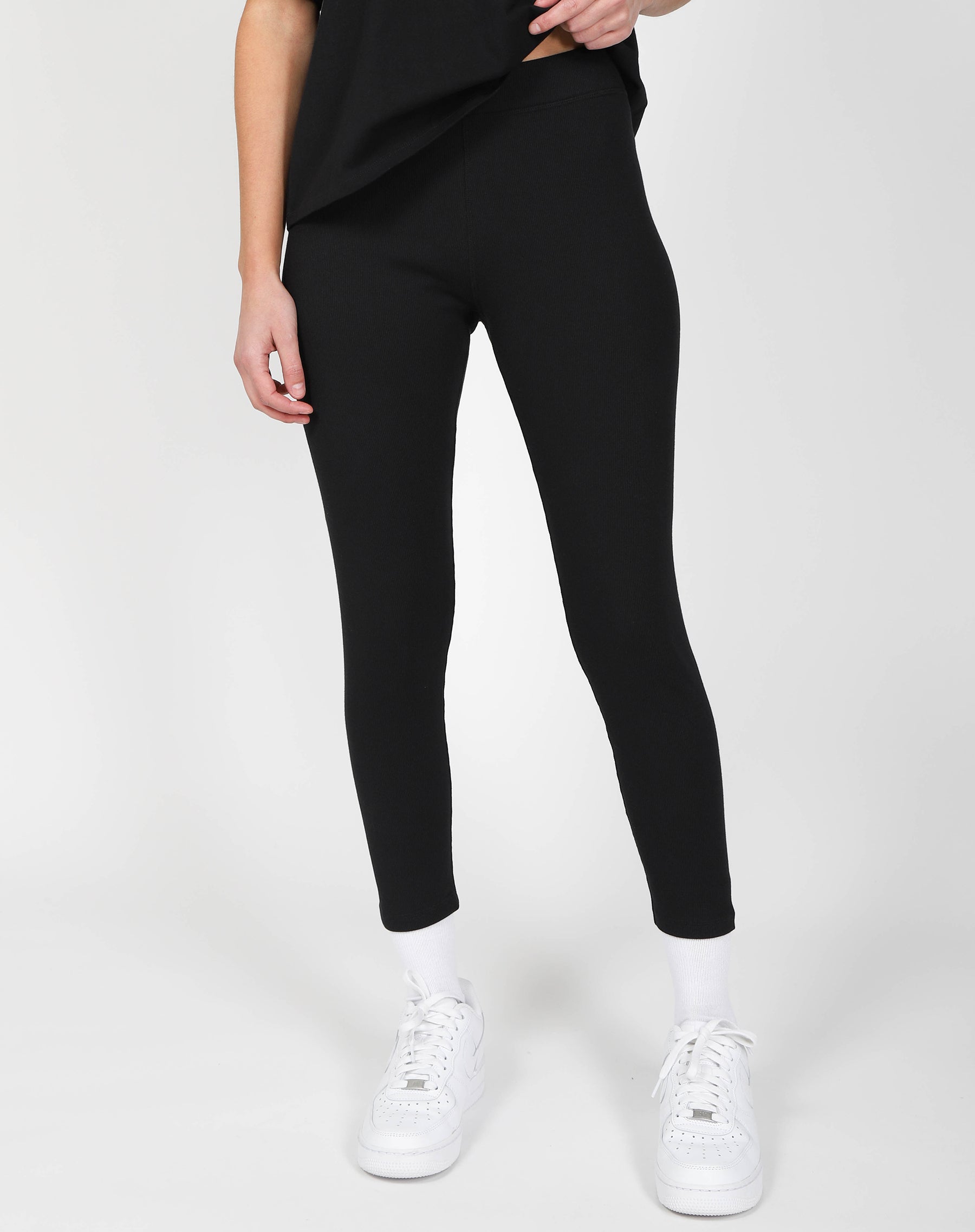 https://brunettethelabel.com/cdn/shop/files/Brunette-the-Label-Ribbed-Legging-Black-1_2d772deb-ad04-4099-971d-20bd9db38f1f.jpg?v=1686598195