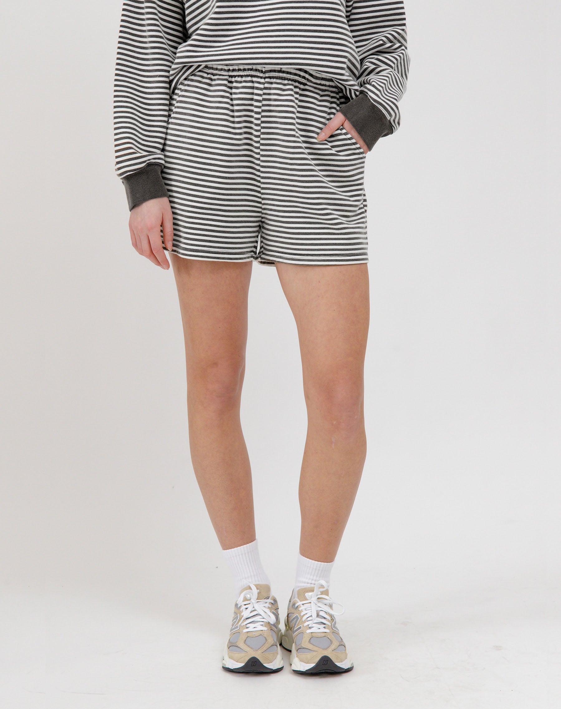 【INCHANT ME】Vintage Stripe Short Pants s-l1200.jpg