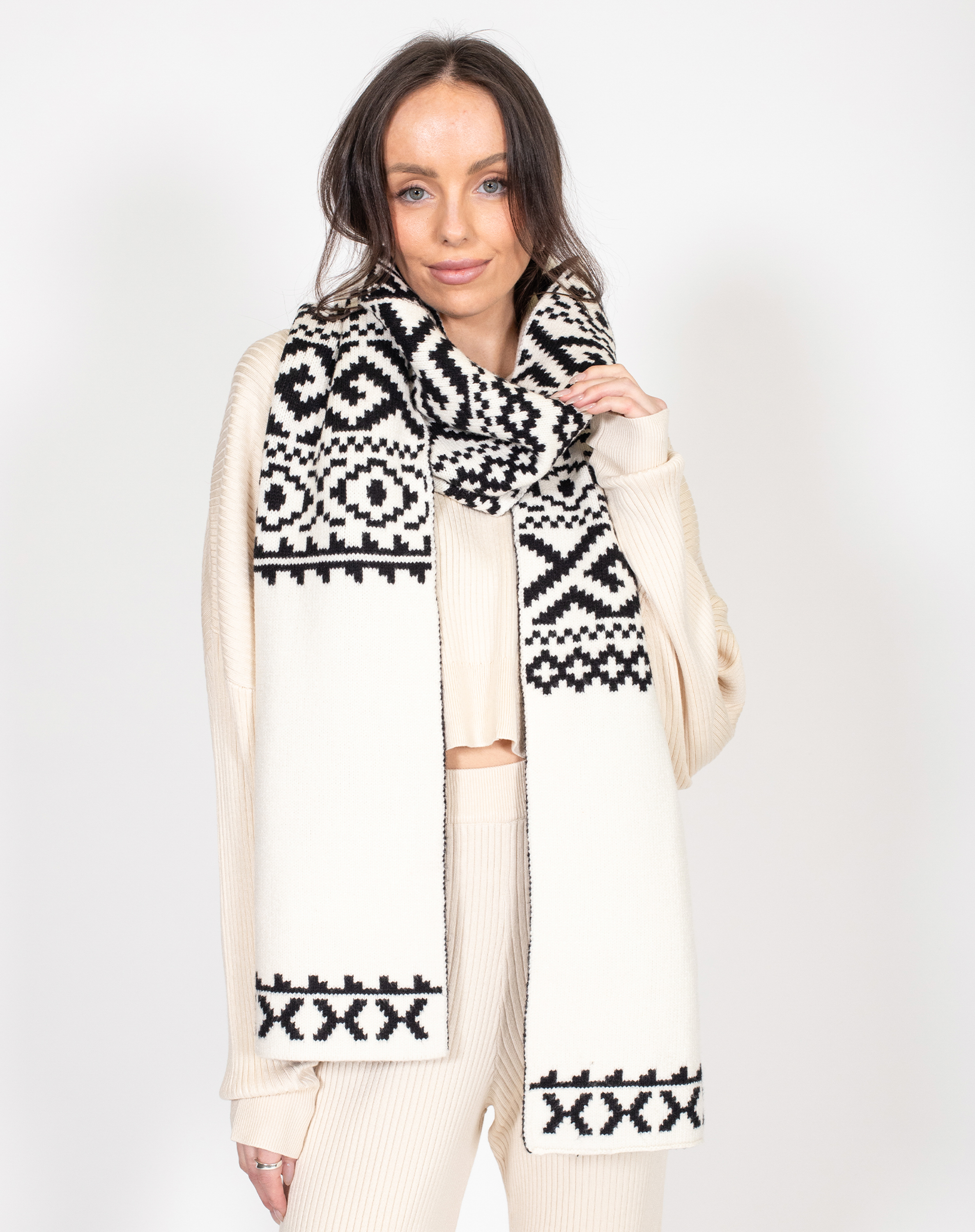 Fair Isle Knit Reversible Blanket Scarf | Cream & Black