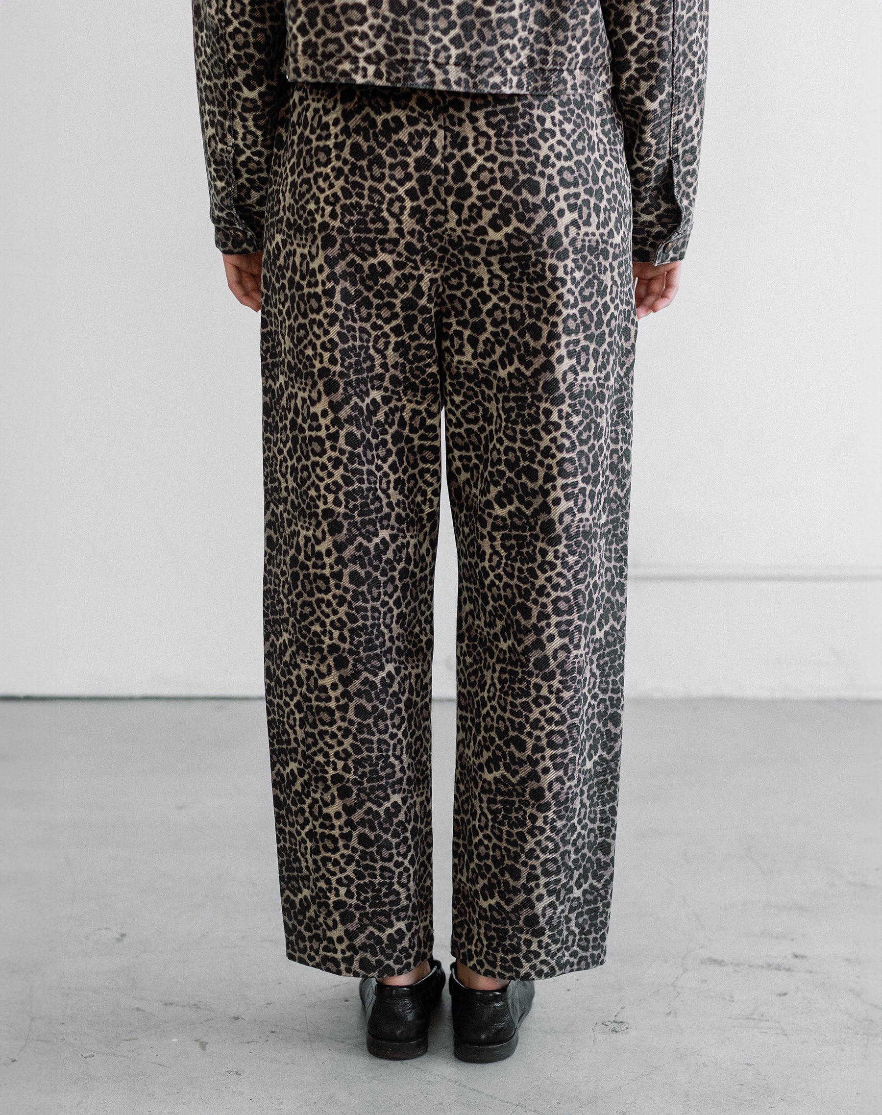 Leopard Barrel Twill Jogger