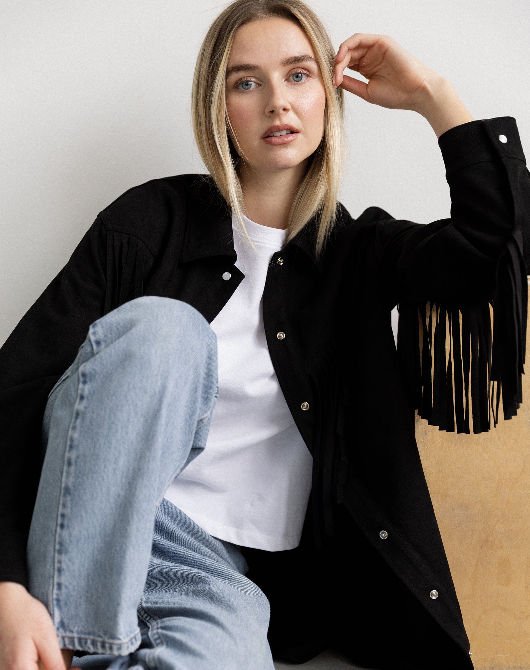 GGUM ×DEINET FRINGE JACKET（BK_F） 特典トレカ付き Fringe Jacket – BRUNETTE The Label
